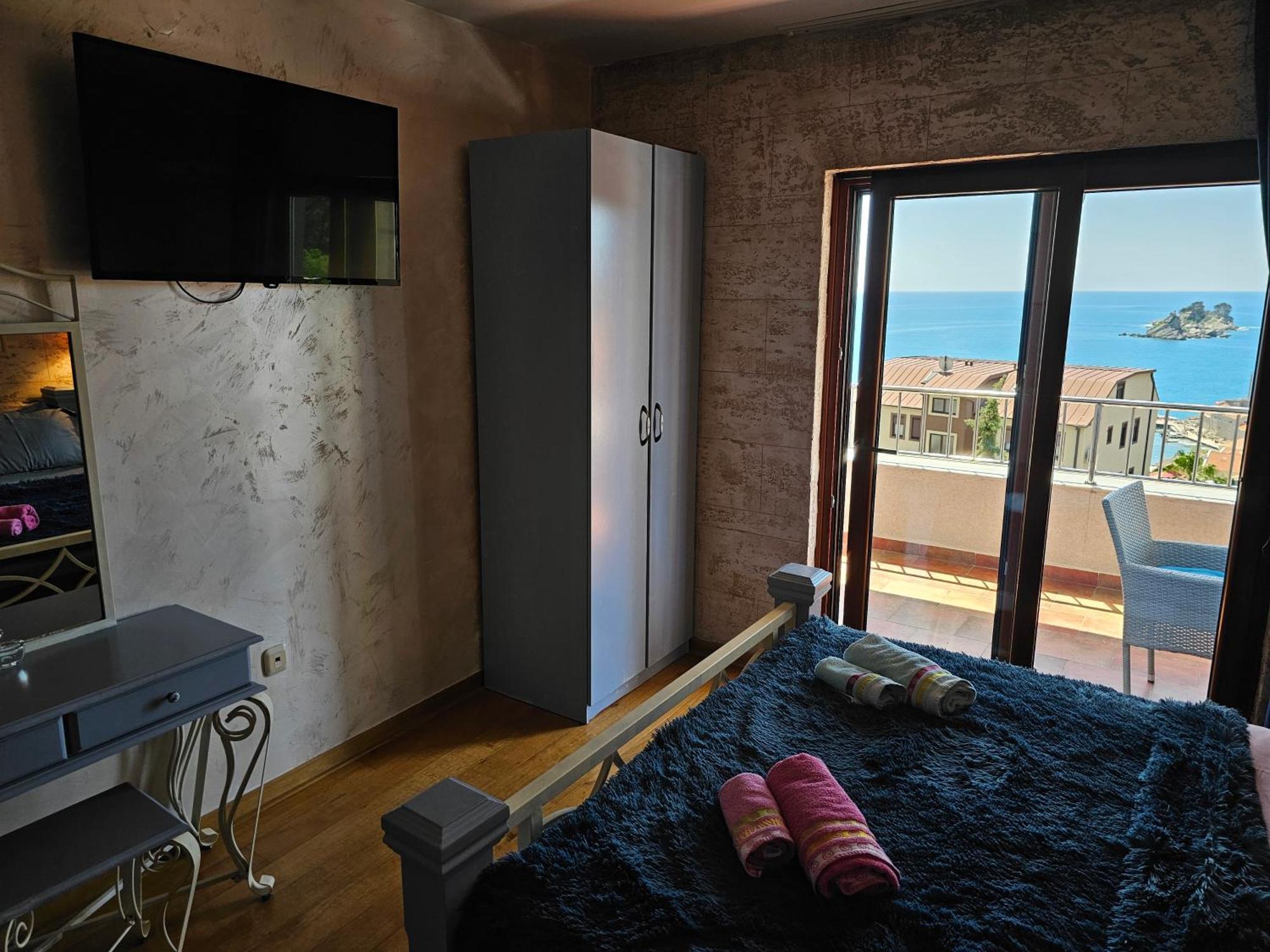 Medin Apartments Bluvista Petrovac エクステリア 写真