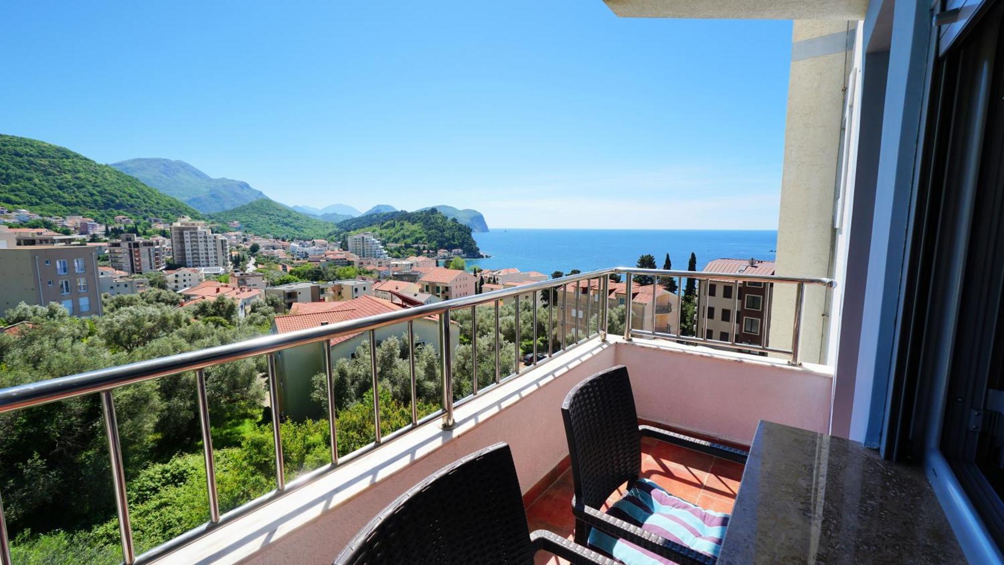 Medin Apartments Bluvista Petrovac エクステリア 写真